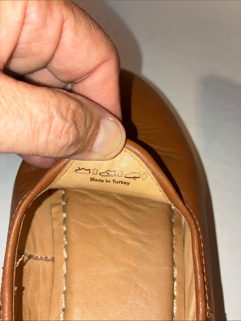 Charix, Women’s 39.5/ US 9, Camel Slip Ons, Leather - Picture 9 of 13